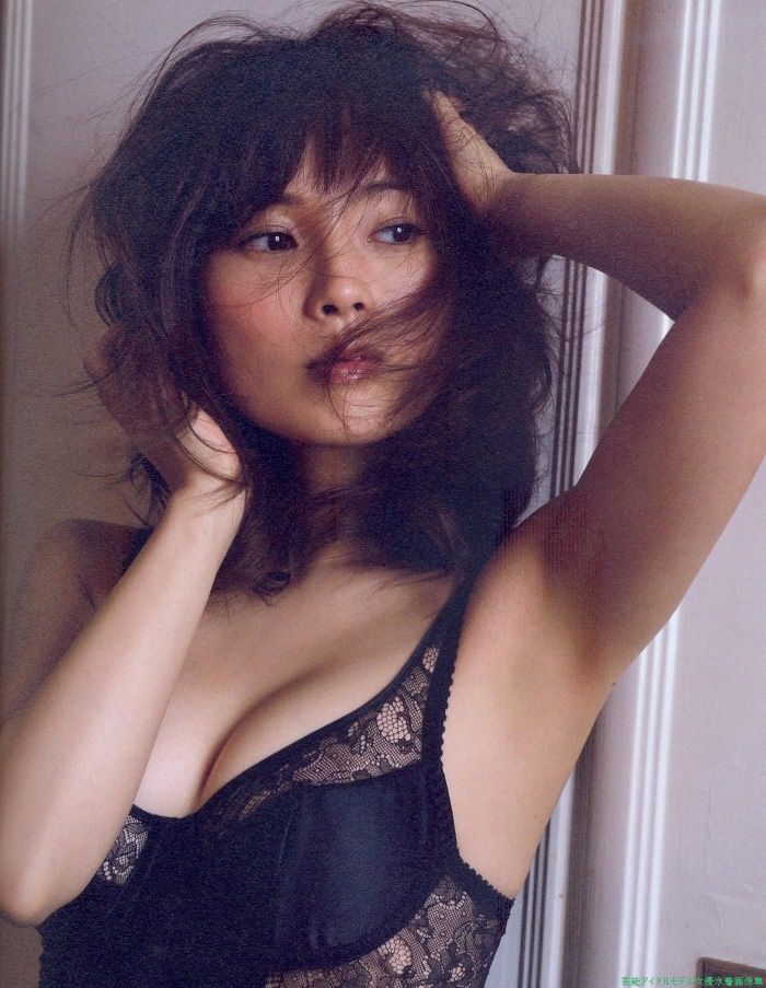 安倍なつみの水着写真集『Subway』 16枚目