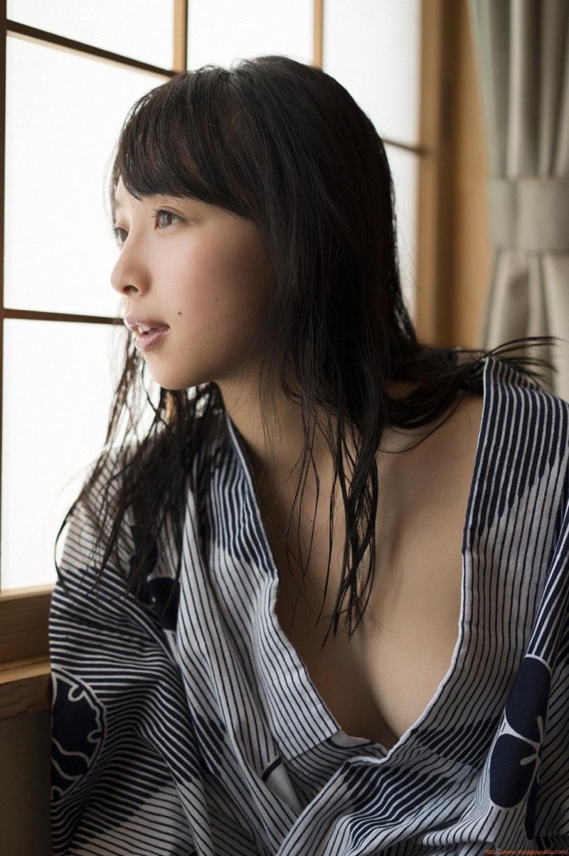 華村あすか(19)水着グラビア画像雪国のスレンダー美少女 22枚目