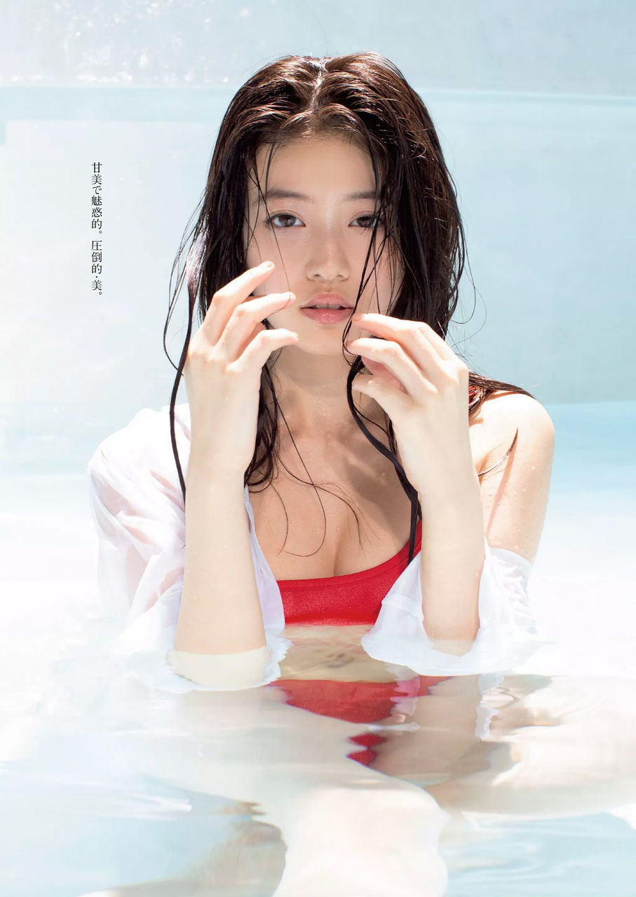 今田美桜 人気女優のグラビア水着画像 3枚目