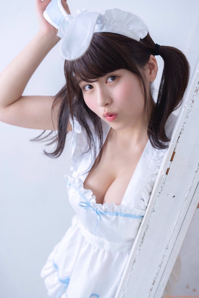 佐賀の大自然が育んだ 100cmHカップちとせよしの(18才)グラビア水着画像 24枚目