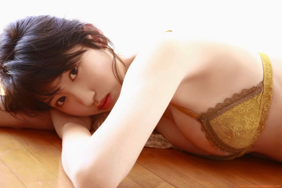 日比美思 グラビア水着画像 注目女優が 「恥じらいSEXY」 に挑戦 10代最後にグラビアデビュー! 6枚目