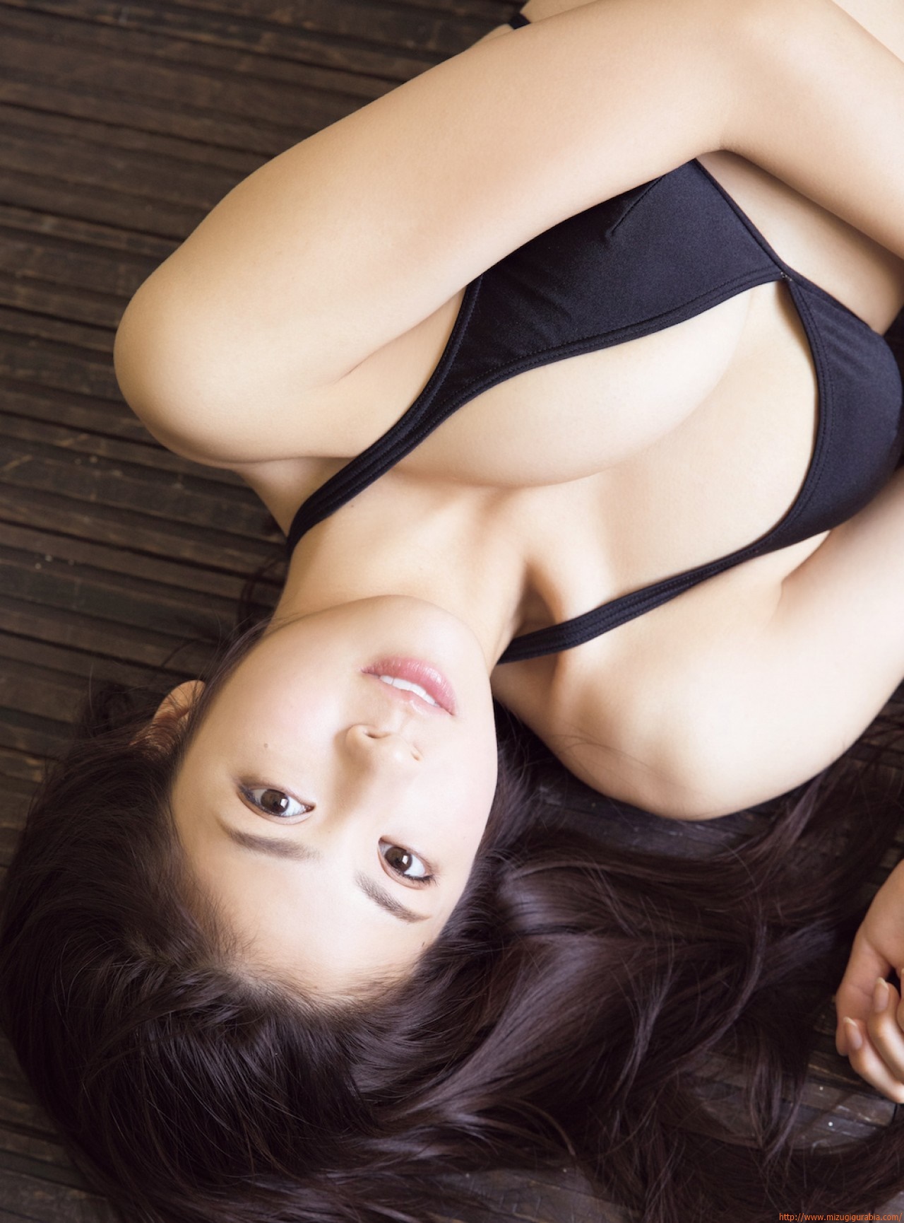 澤北るな グラビア水着画像このカラダがすごい。神秘的な透明感。もはや、日本の宝! 2枚目