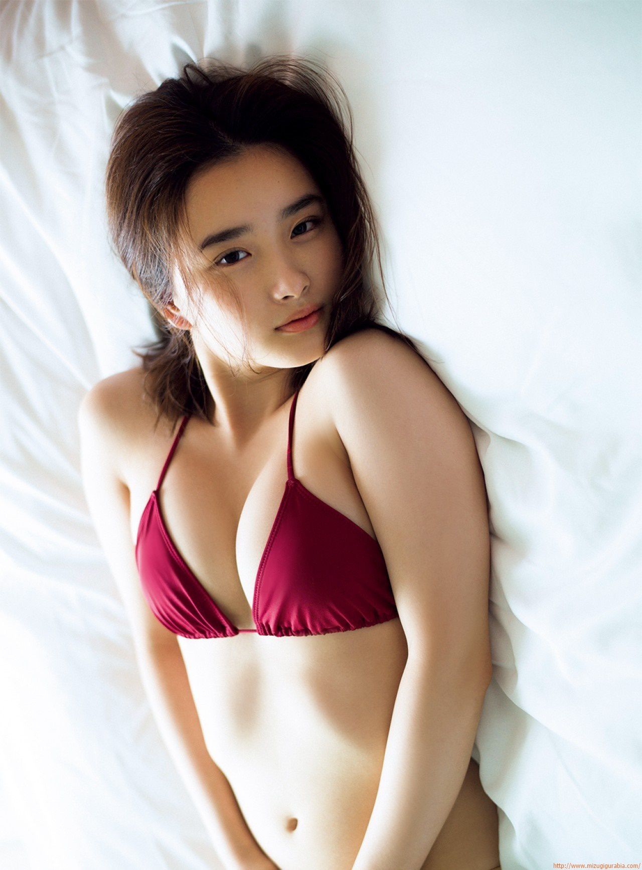 安倍乙グラビア水着画像新たな道のり「18歳の青い果実」 10枚目