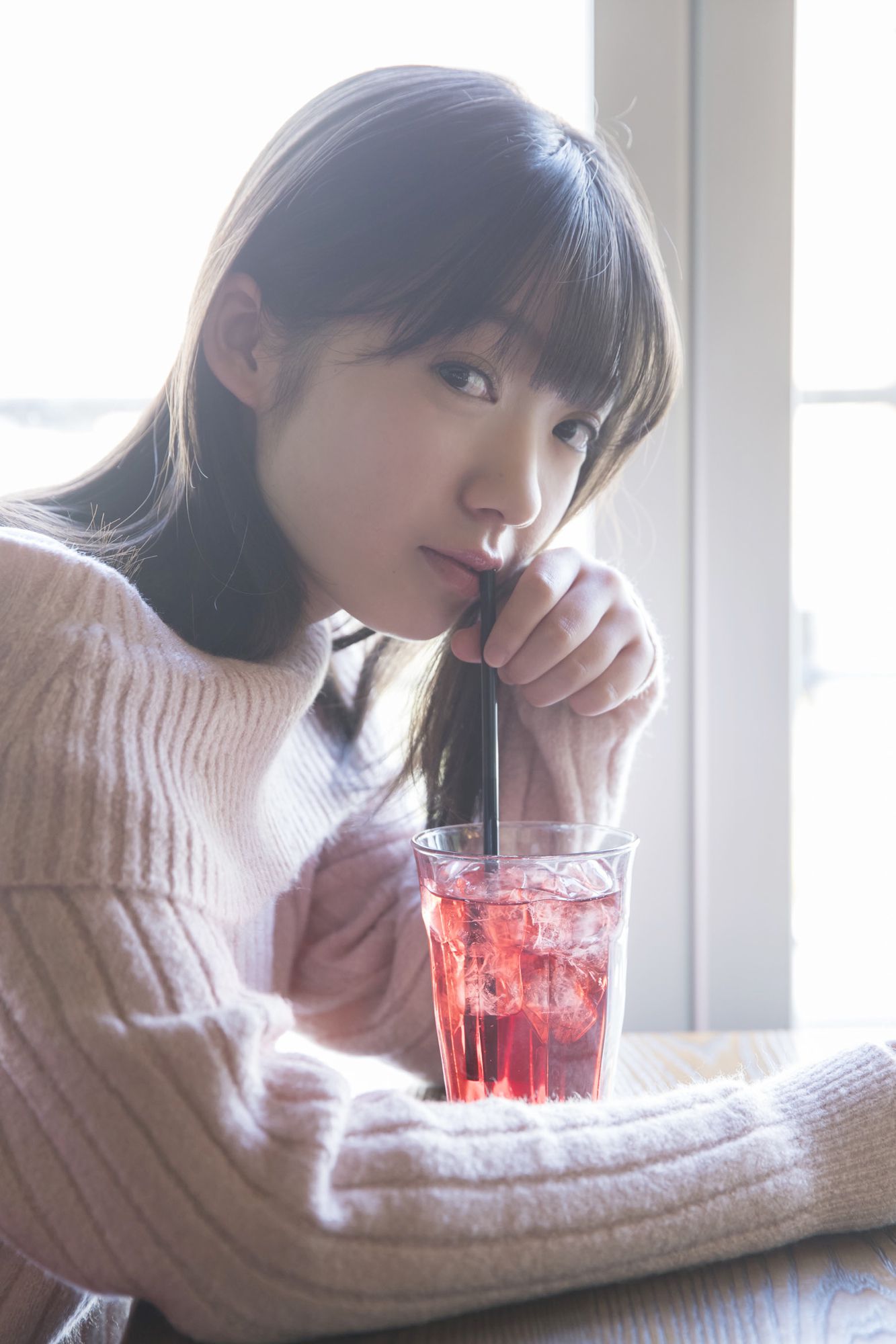 山岸理子グラビア水着画像つばきファクトリーのリーダー 2枚目