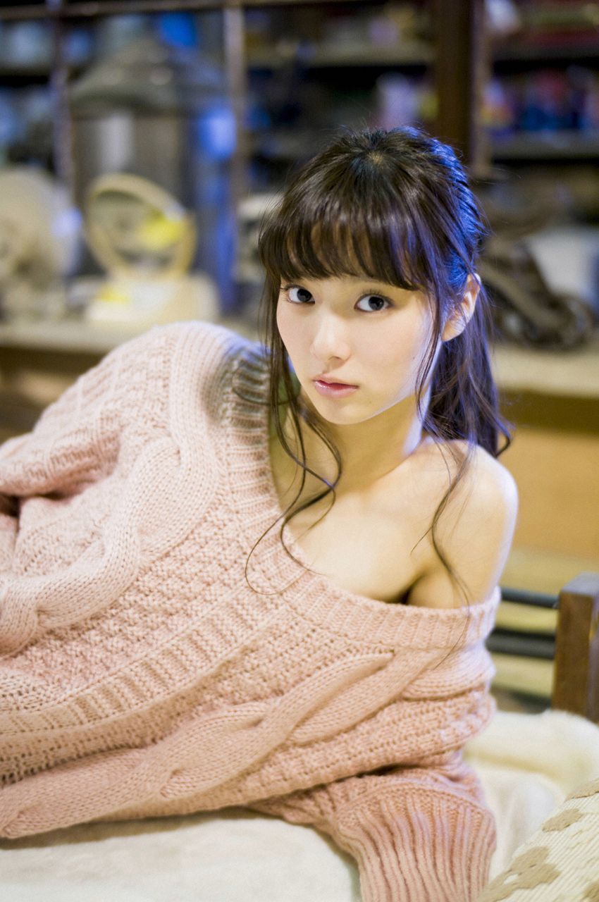 新川優愛 グラビア水着画像超人気ブレイクの美少女 「そんな私の20歳プレイボール!」2014年 かわいすぎる! 4枚目