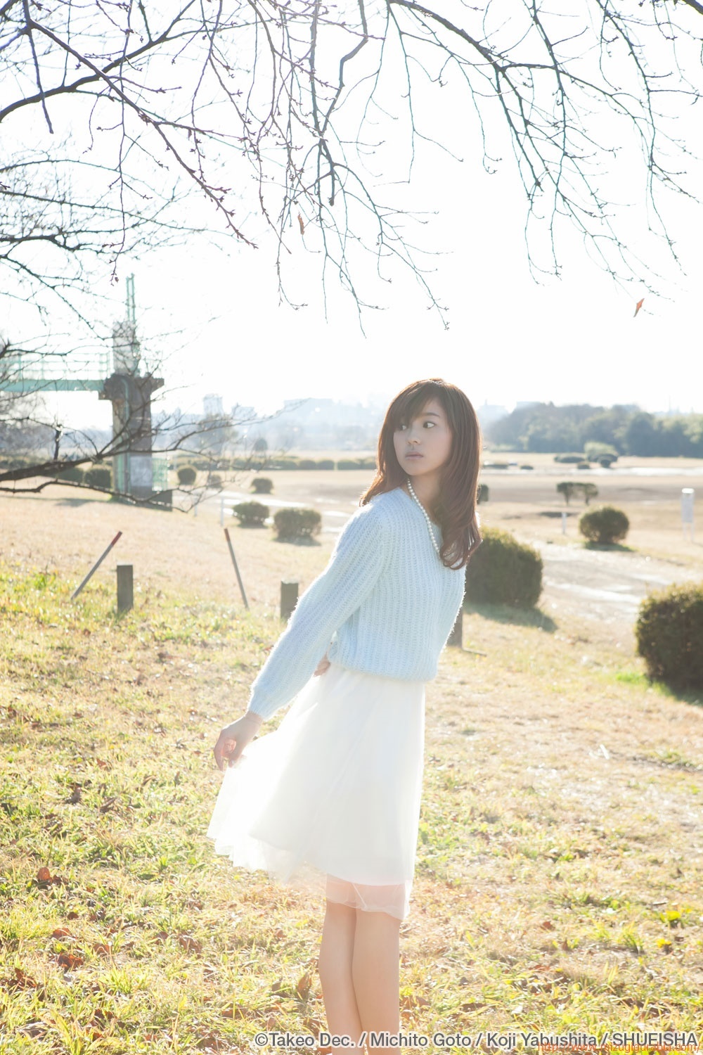 朝比奈彩 グラビア水着画像ゲンセキ10 シフクの時間 2枚目