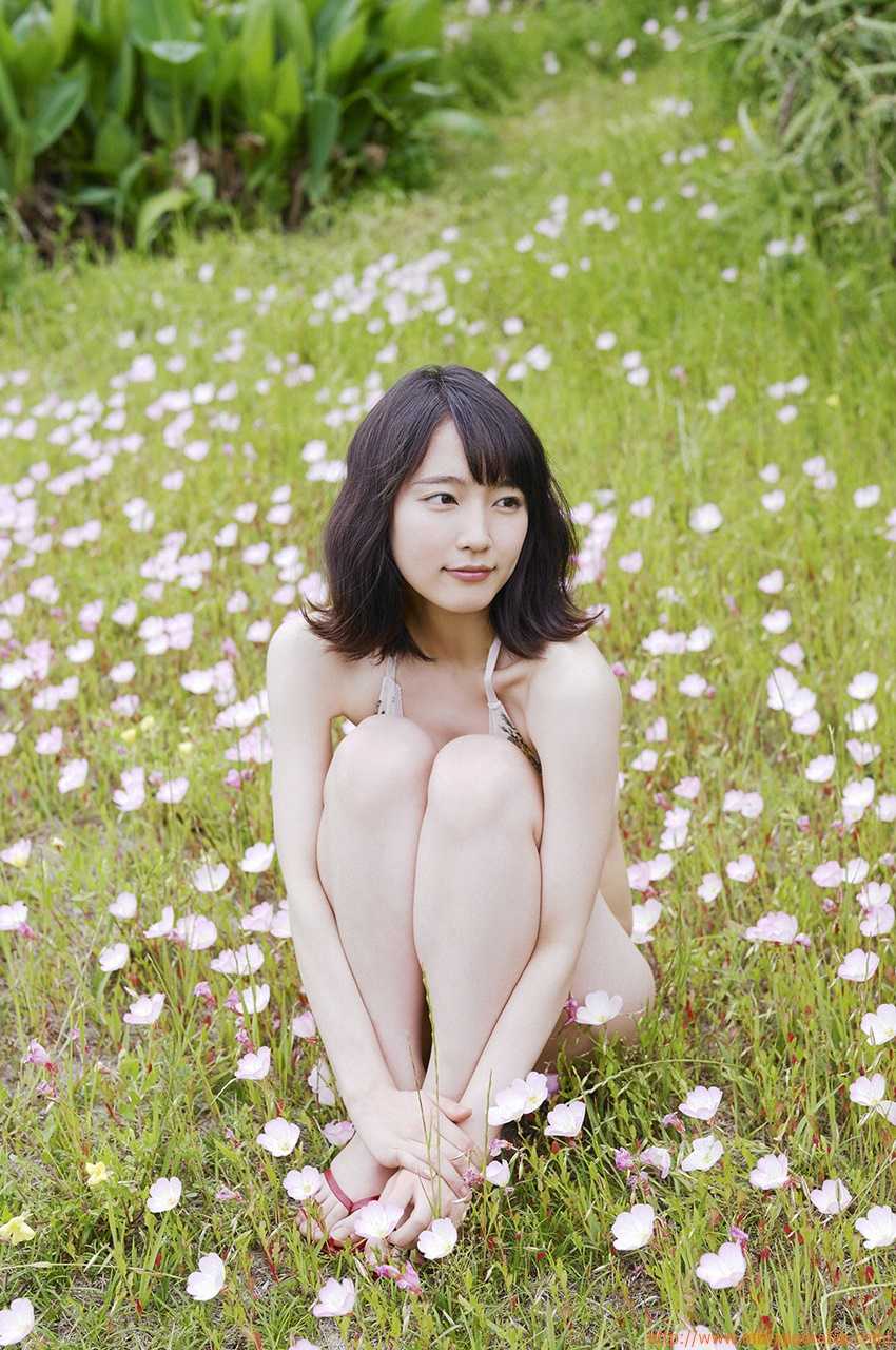 吉岡里帆 グラビア水着画像 女優になりたい。なるんだ 決意のビキニ 2015年ブレイク女優 18枚目
