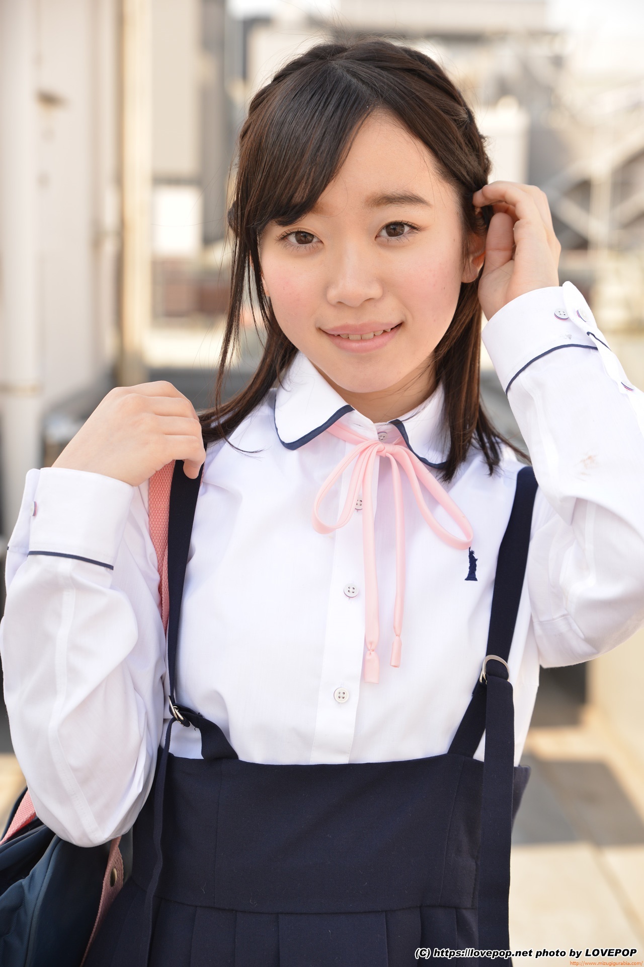 架乃ゆら 清楚なお嬢様制服パンチラ下着画像 6枚目