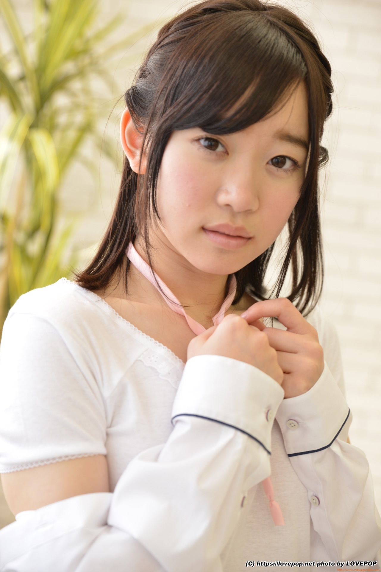 架乃ゆら 清楚なお嬢様制服パンチラ下着画像 8枚目
