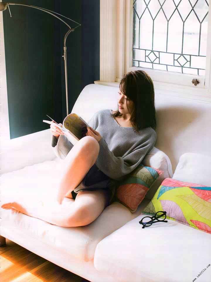 衛藤美彩 グラビア水着画像乃木坂46のお姉さんアイドルオーストラリアでの開放感溢れるビキニ 8枚目