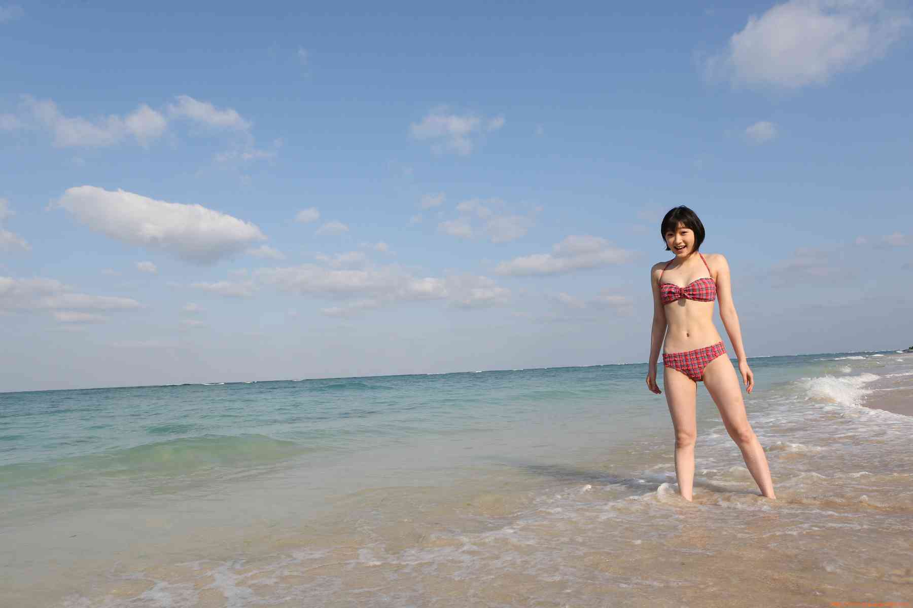 宮本佳林グラビア水着画像15歳のカリン 人気急上昇中の〝Juice=Juice″。 21枚目
