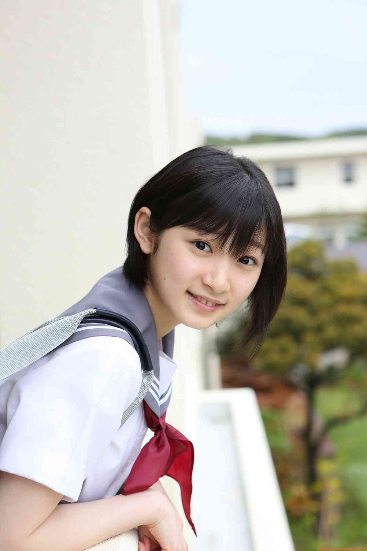 宮本佳林 グラビア水着画像 清楚 スクール水着 夏 青春 2枚目
