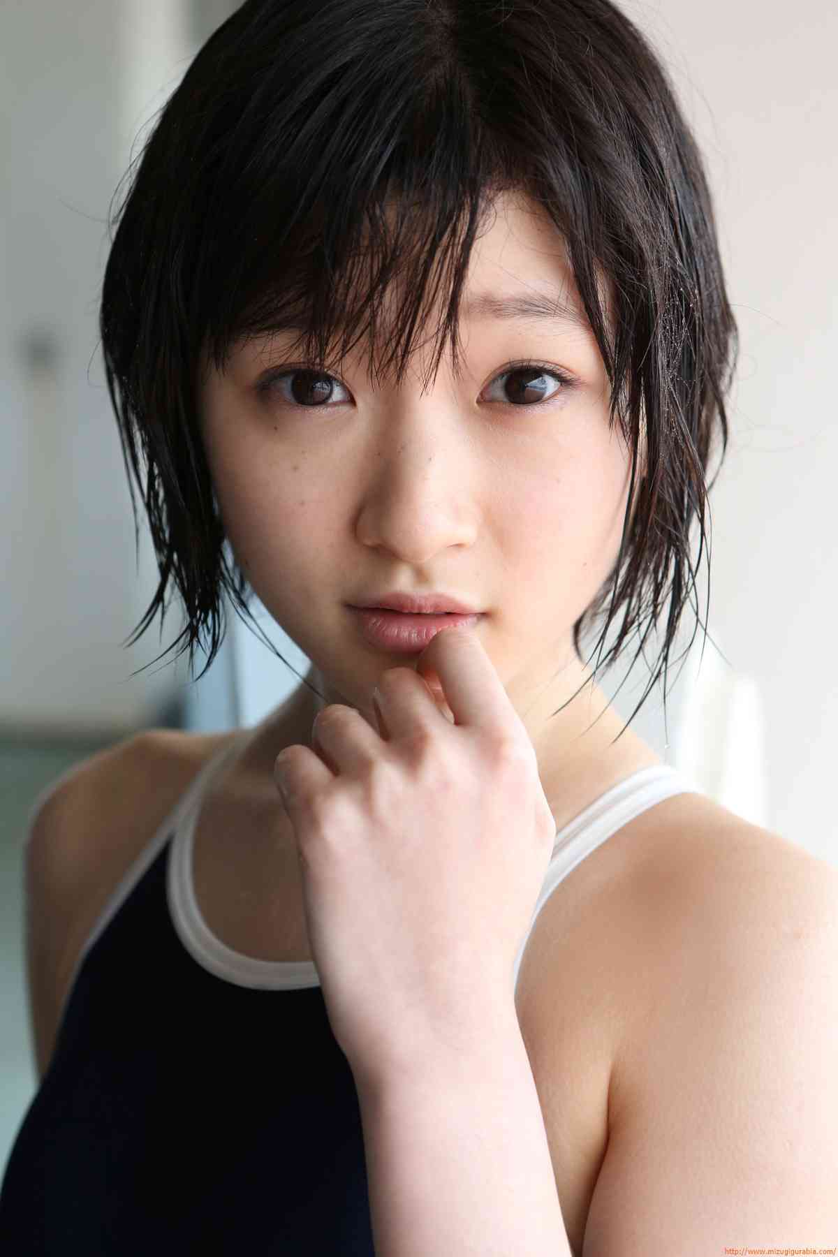 宮本佳林 グラビア水着画像 清楚 スクール水着 夏 青春 14枚目