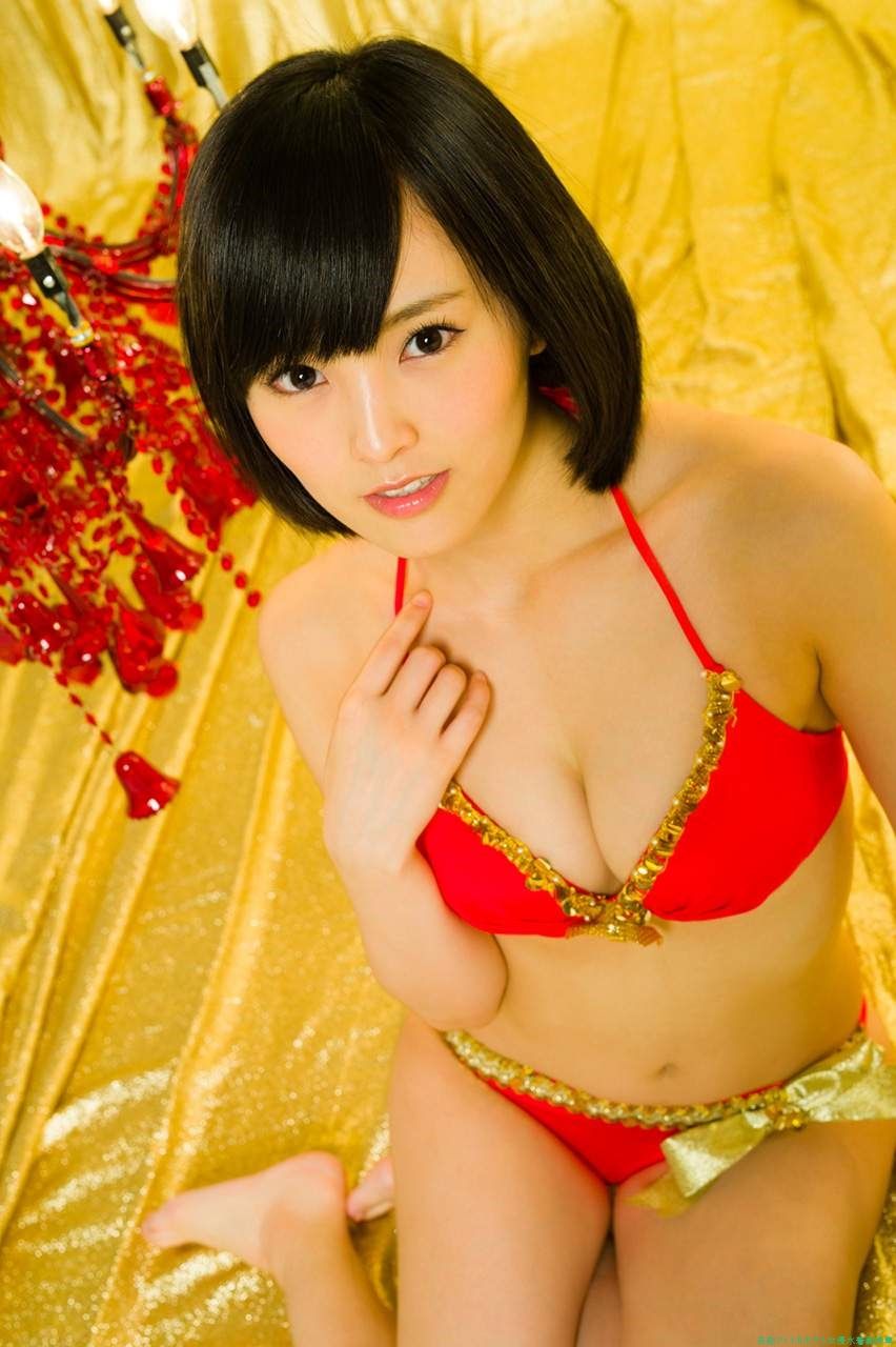 NMB48のエース山本彩水着ビキニグラビアアイドル画像 16枚目