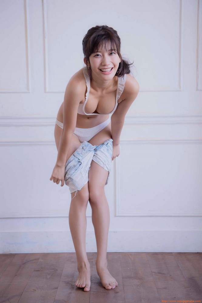 小倉優香 グラビア水着画像ハタチ最後のランジェリー 20枚目
