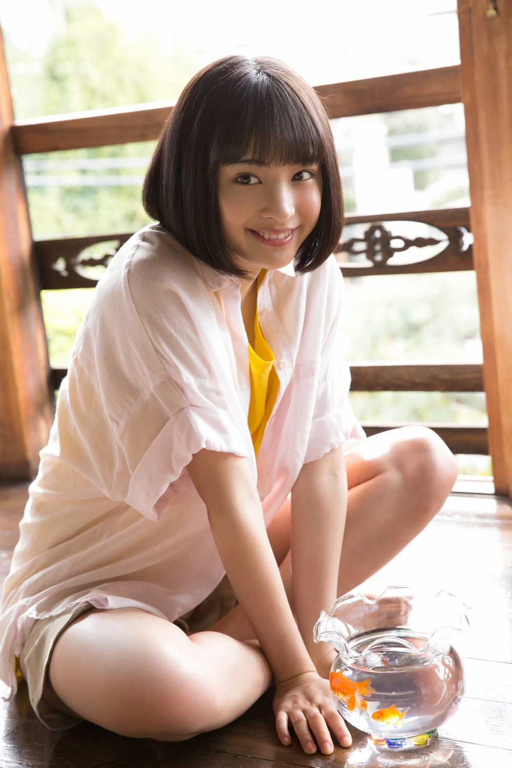 広瀬すず 高画質グラビア画像制服 2015年 14枚目
