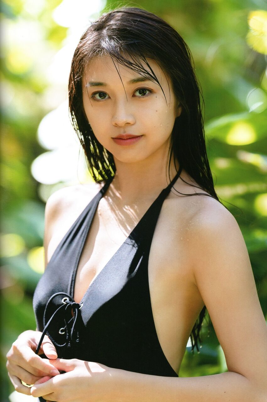 「立つだけで 絵になる17歳」牧野真莉愛 グラビア水着画像 モーニング娘。 10枚目