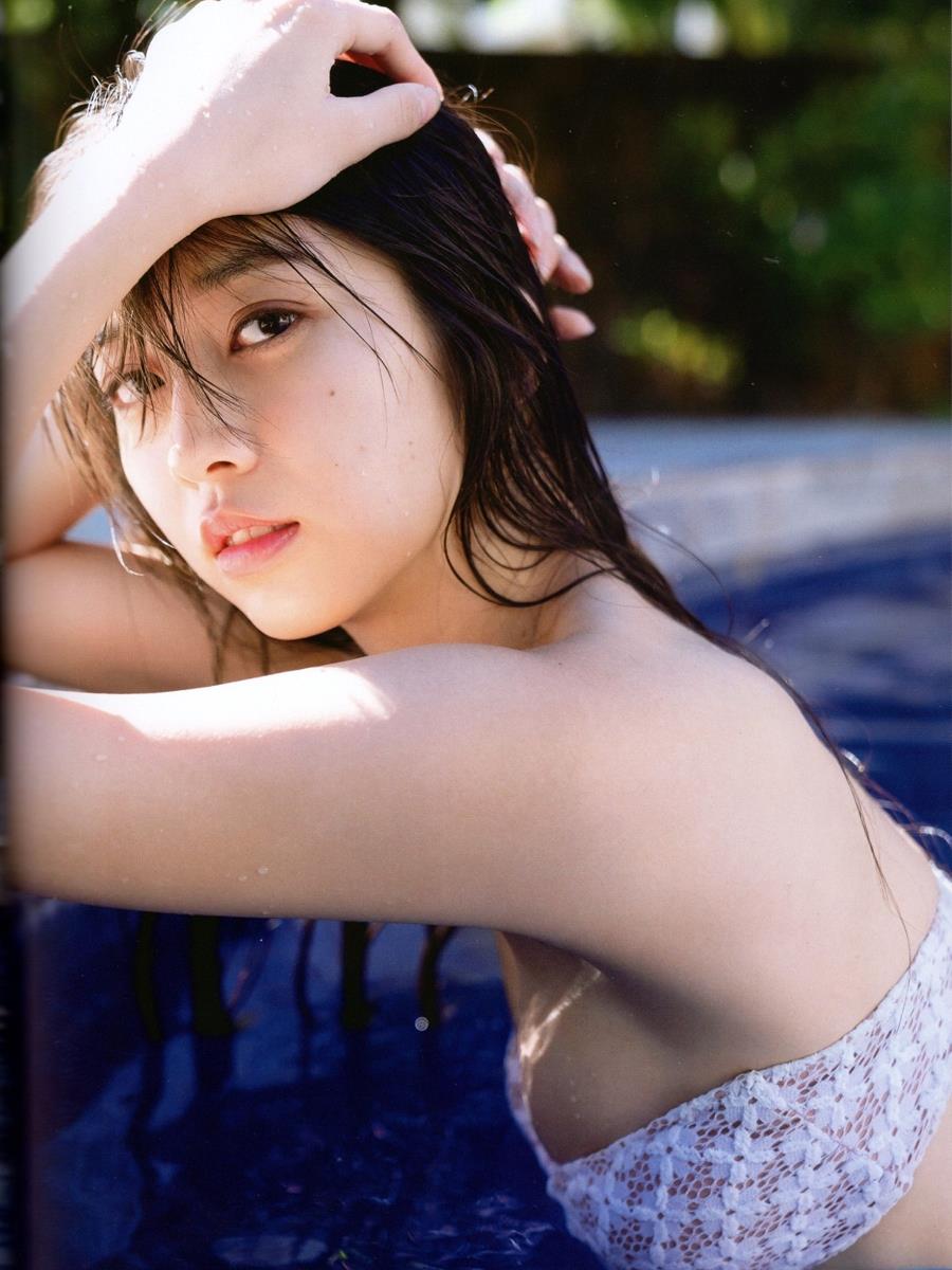 「立つだけで 絵になる17歳」牧野真莉愛 グラビア水着画像 モーニング娘。 23枚目