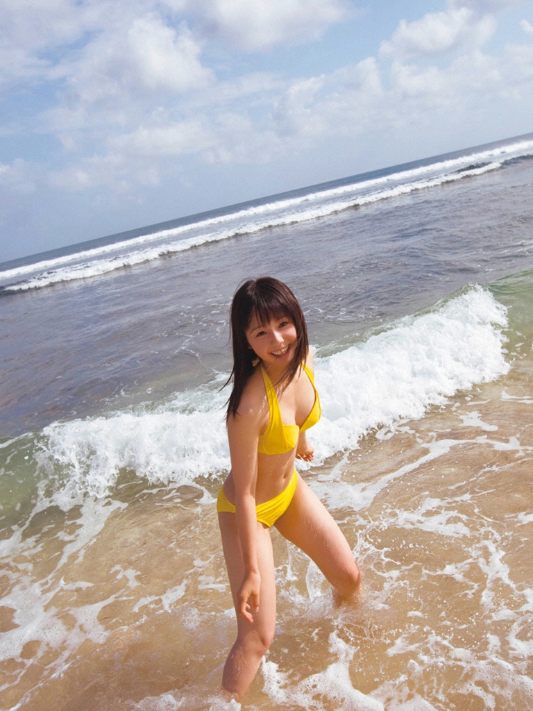 小池里奈 グラビア水着画像お気にすまま オトナっぽいのが好み? それとも無邪気なのが好き? 15枚目
