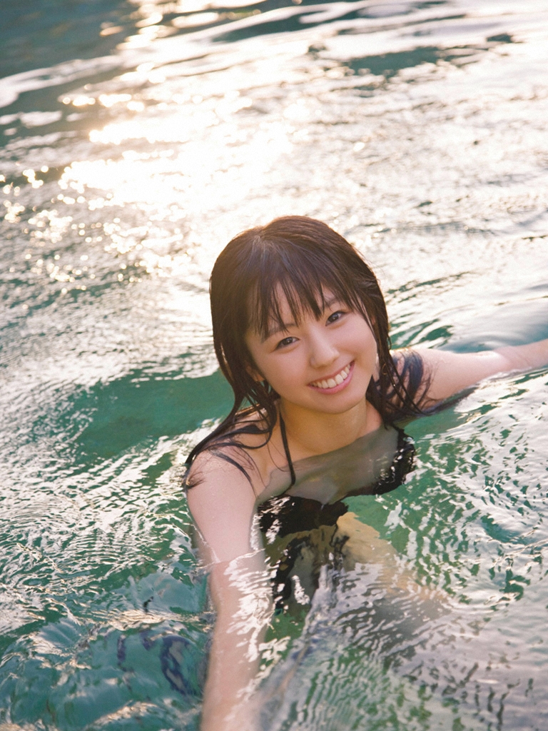 小池里奈 グラビア水着画像お気にすまま オトナっぽいのが好み? それとも無邪気なのが好き? 27枚目