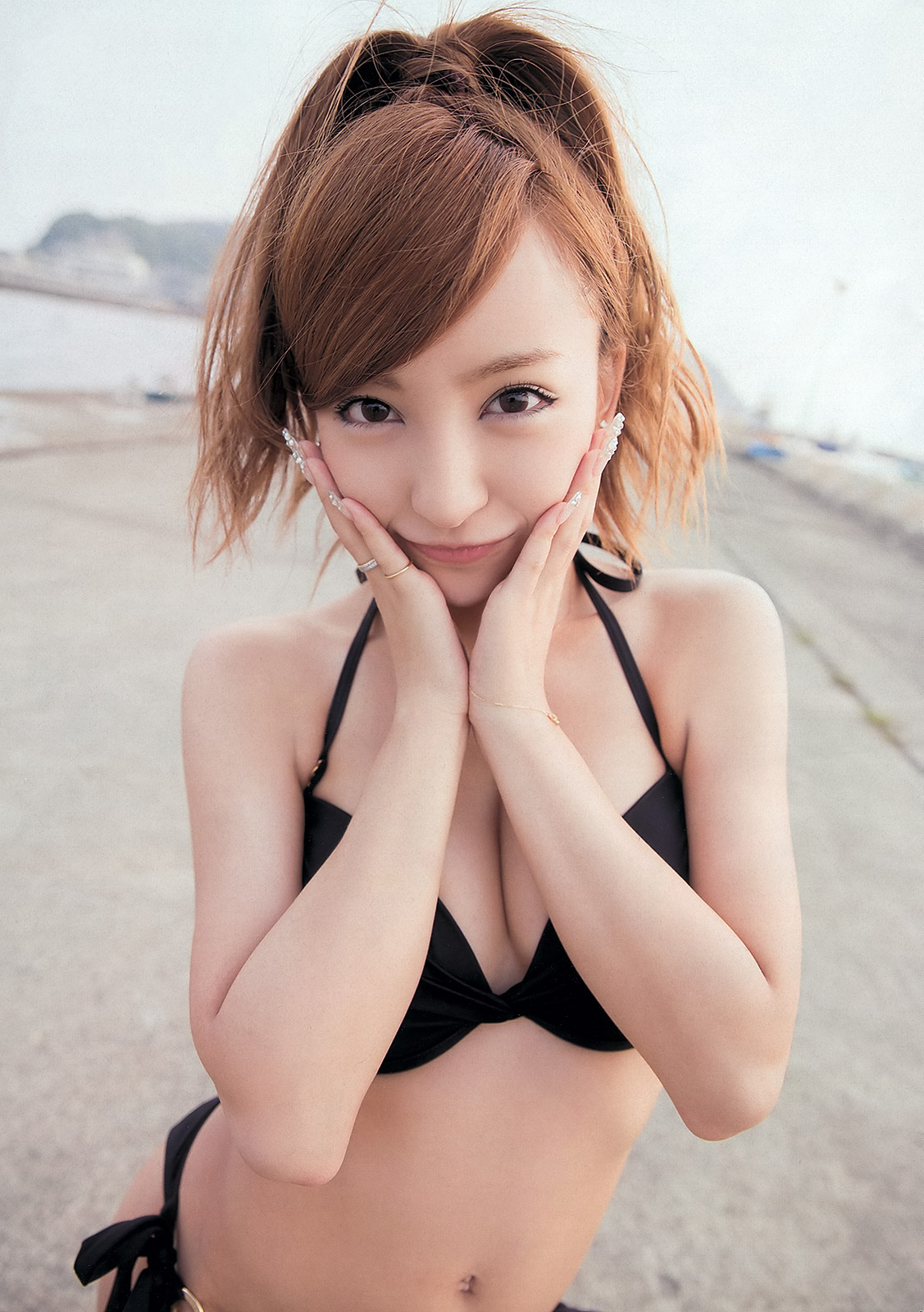 泣いてるも 笑っても ラスト水着!!卒業 板野友美 2013 3枚目