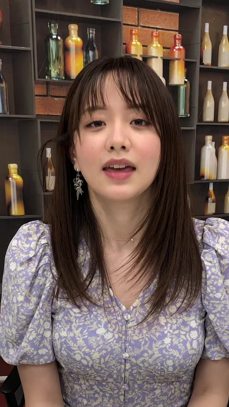 森香澄 女子アナ谷間画像① 13枚目