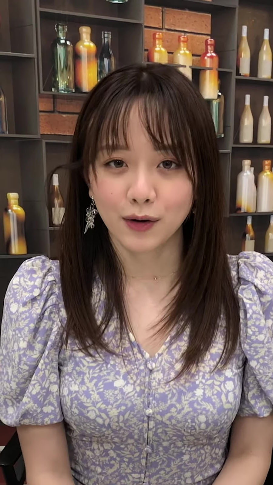 森香澄 女子アナ谷間画像① 14枚目