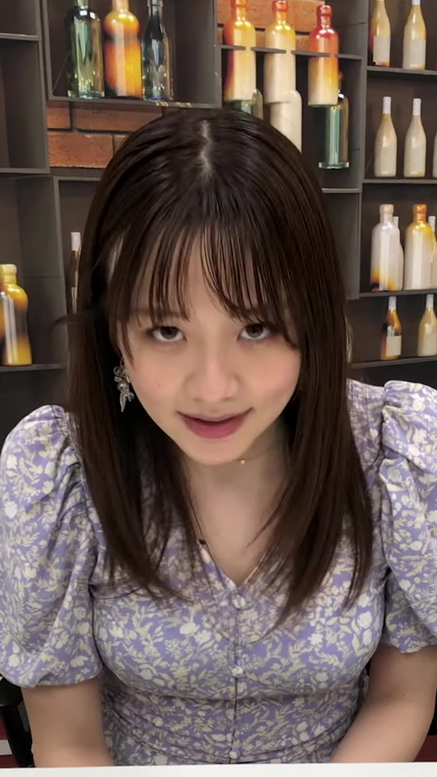 森香澄 女子アナ谷間画像① 16枚目