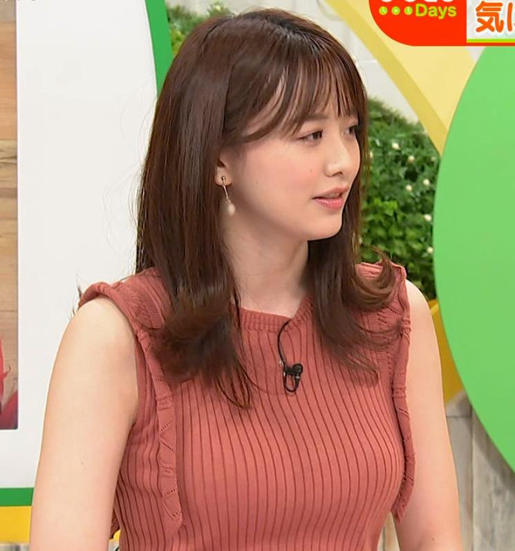 森香澄 女子アナ谷間画像① 20枚目