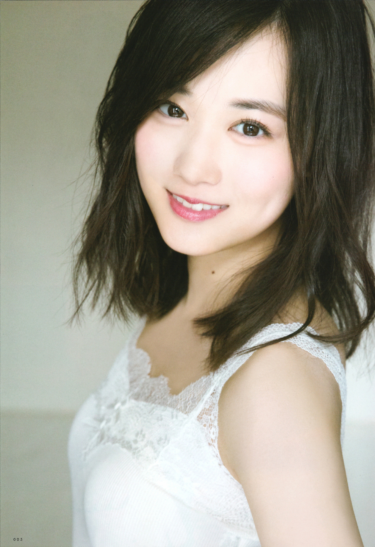 山下美月(乃木坂46)グラビア水着画像② 15枚目