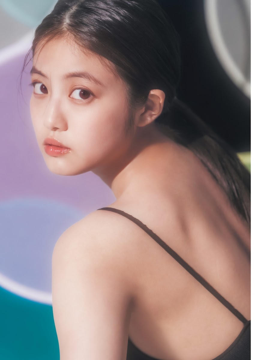 今田美桜 グラビア水着画像① 22枚目