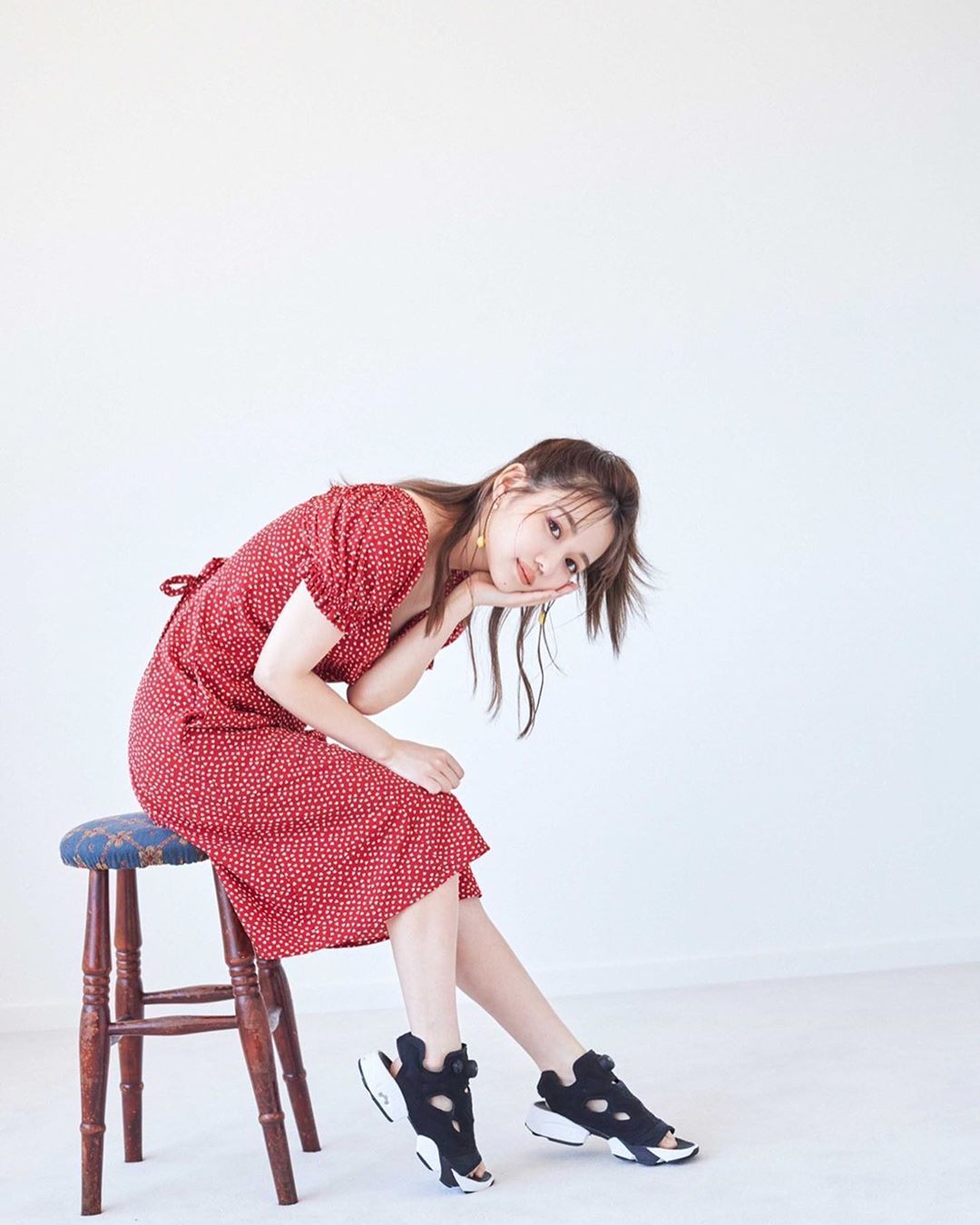佐藤ノア 美人YouTuberの水着、谷間画像 4枚目