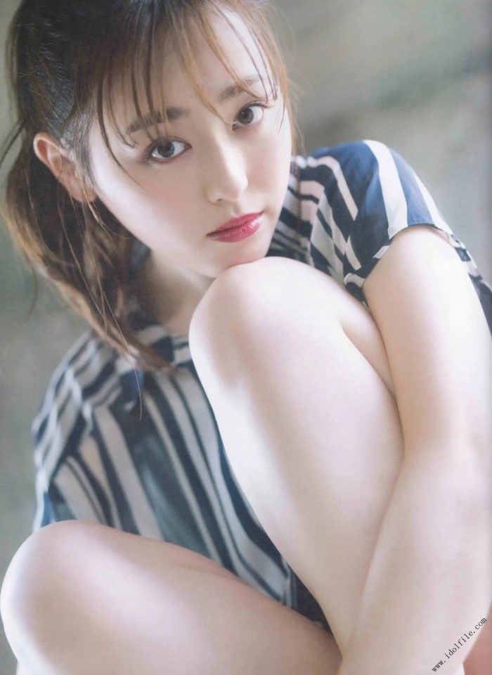 福原遥 グラビア水着画像① 13枚目