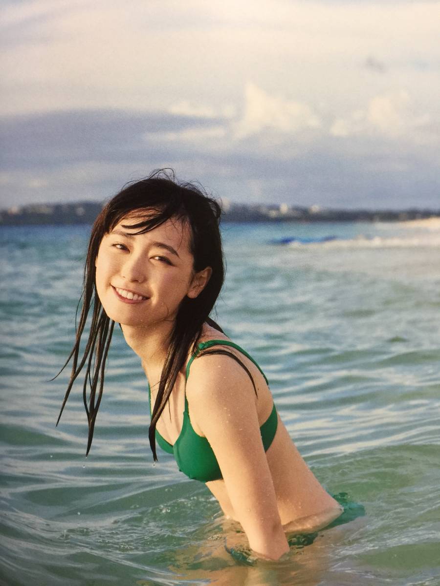 福原遥 グラビア水着画像① 30枚目