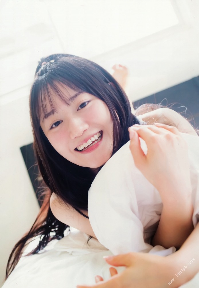 小倉唯 グラビア水着画像② 10枚目