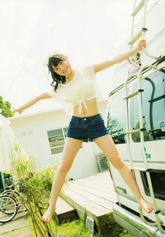小倉唯 グラビア水着画像② 24枚目