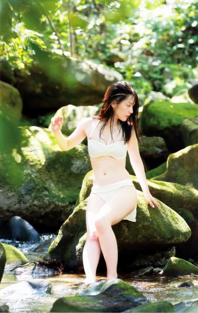 内田真礼 グラビア水着画像② 6枚目