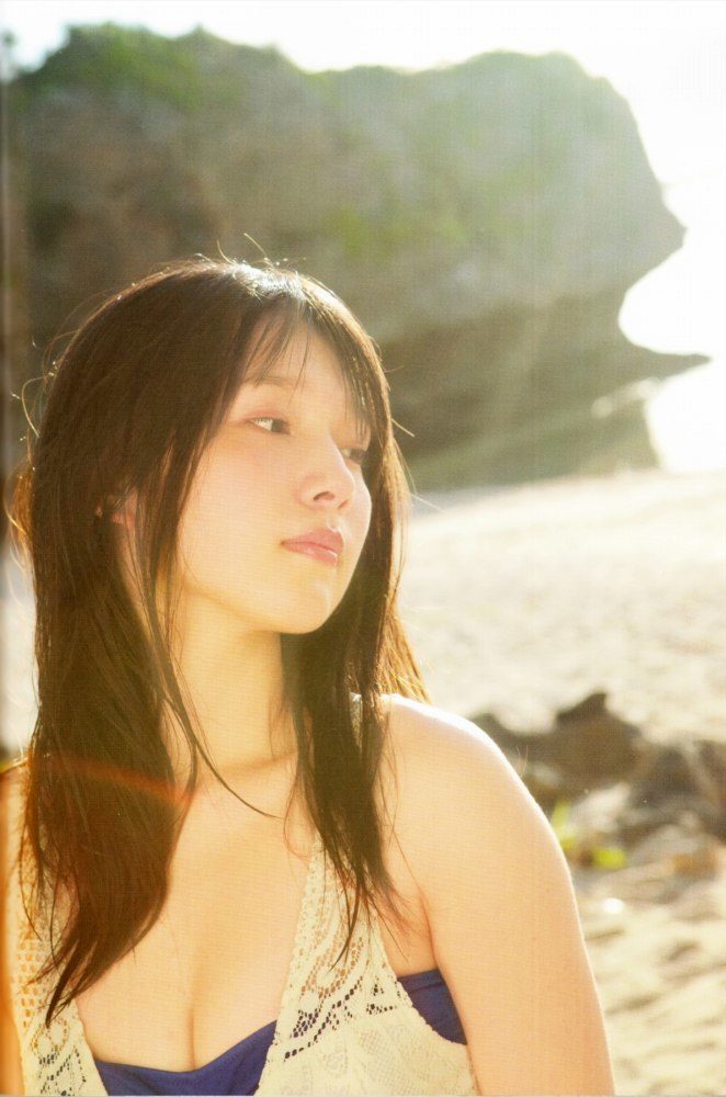 内田真礼 グラビア水着画像② 9枚目