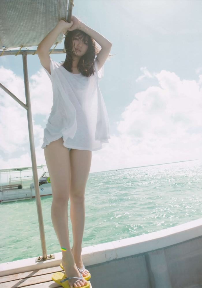 齋藤飛鳥(乃木坂46)グラビア水着画像② 18枚目