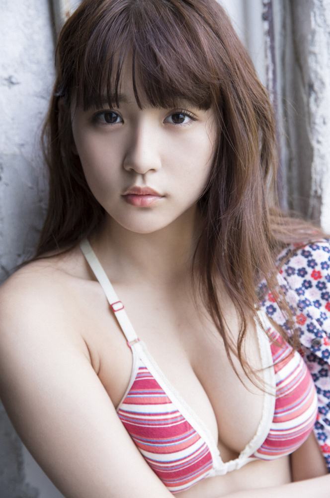 浅川梨奈 グラビア水着画像④ 2枚目