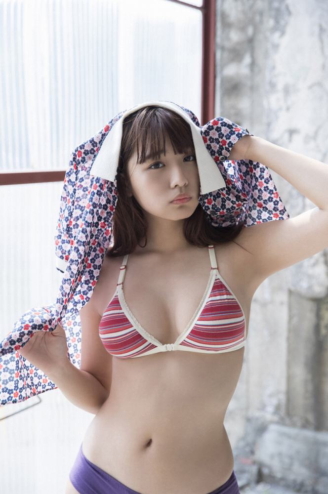 浅川梨奈 グラビア水着画像④ 14枚目