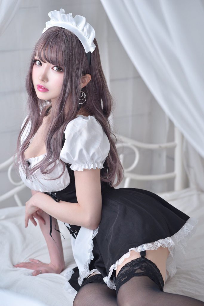 シスル 超美人コスプレイヤーのグラビア水着画像 1枚目