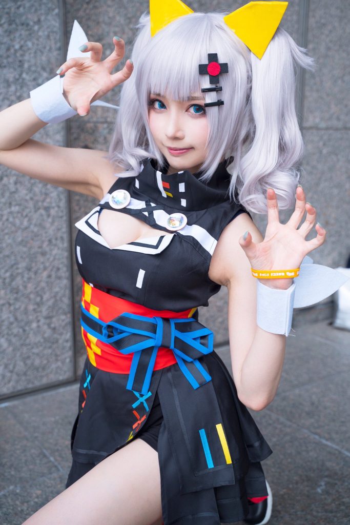 シスル 超美人コスプレイヤーのグラビア水着画像 18枚目