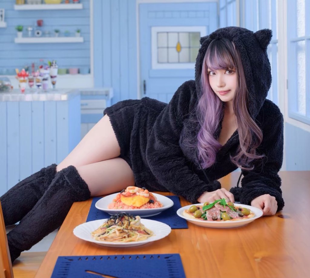 シスル 超美人コスプレイヤーのグラビア水着画像 20枚目