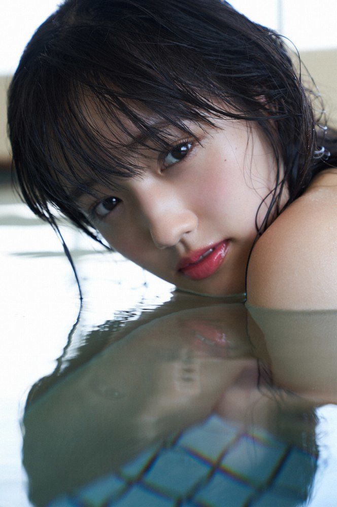 すずめ 最新グラビア水着画像② 21枚目