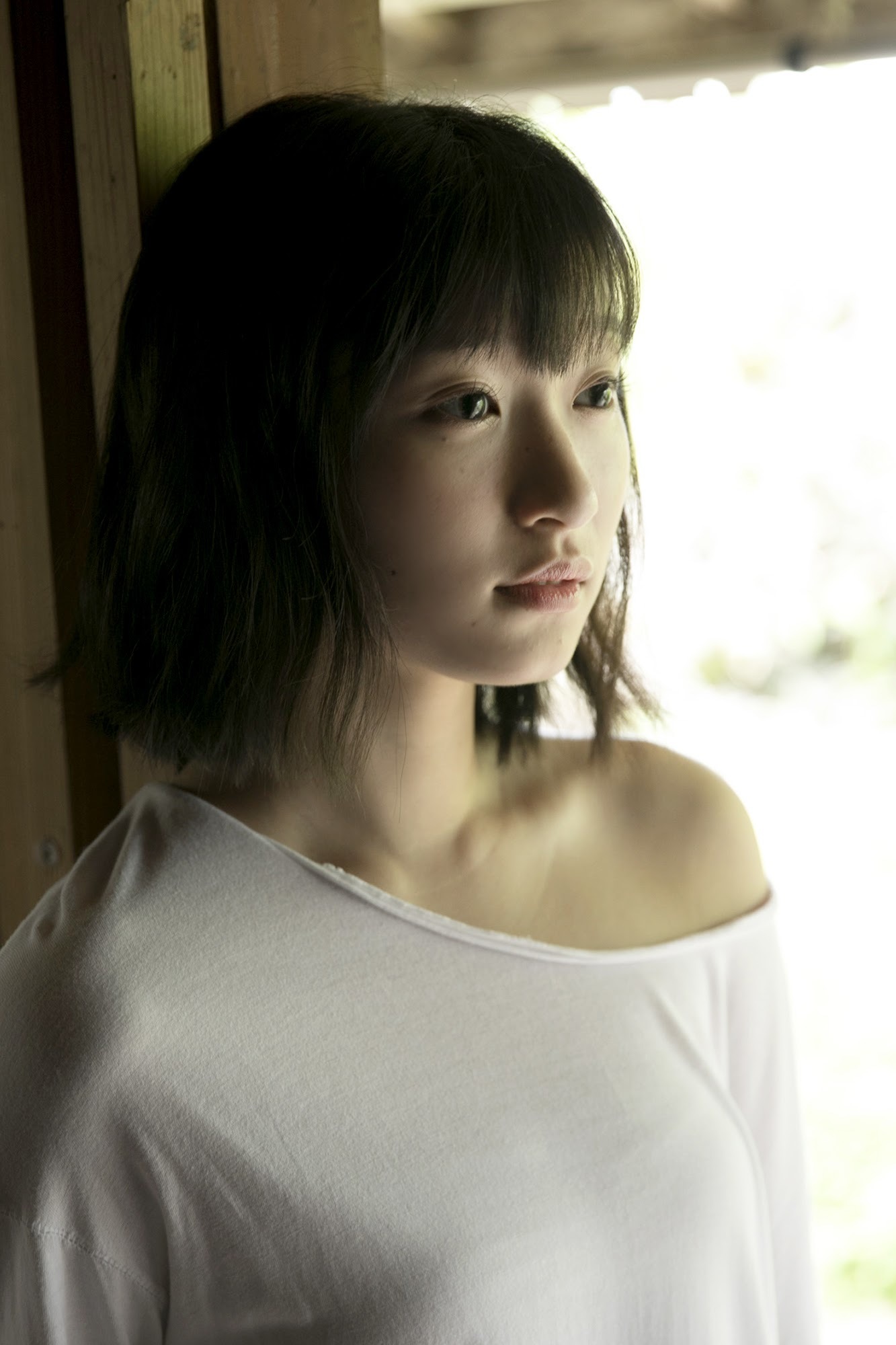 宮本佳林(Juice=Juice)グラビア水着画像③ 14枚目