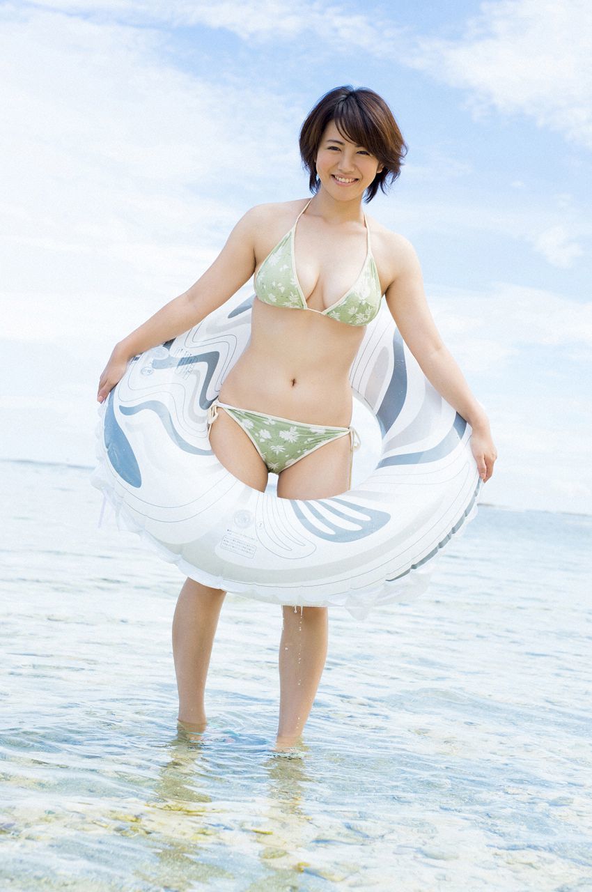 磯山さやか グラビア水着画像② 3枚目