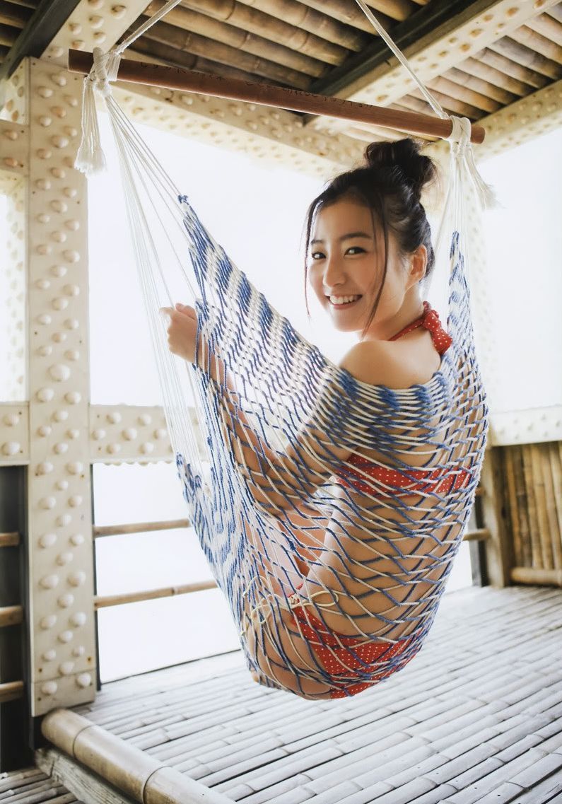 高田里穂 グラビア水着画像① 26枚目