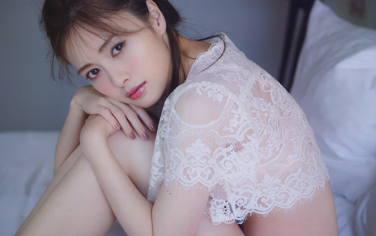 白石麻衣 グラビア水着画像④ 18枚目