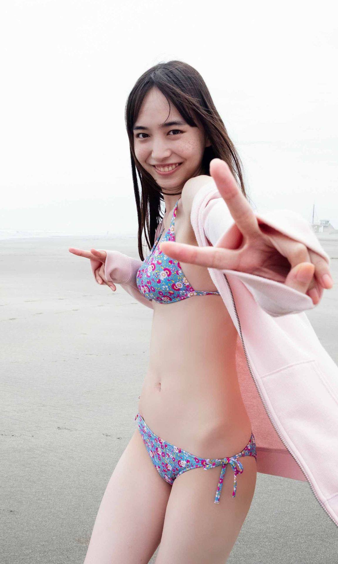 本郷柚巴 最新グラビア水着画像⑯ 25枚目